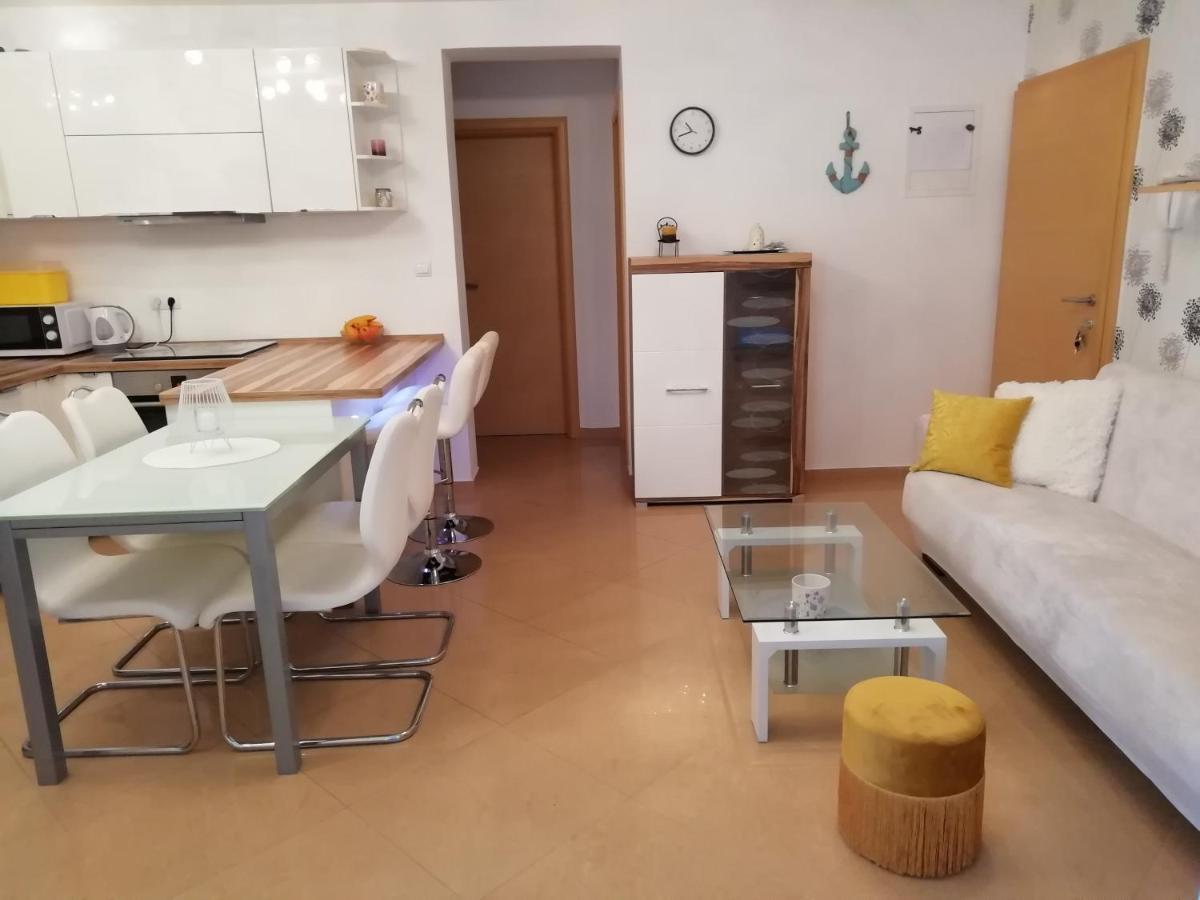 Apartment Fancy Malinska Eksteriør bilde